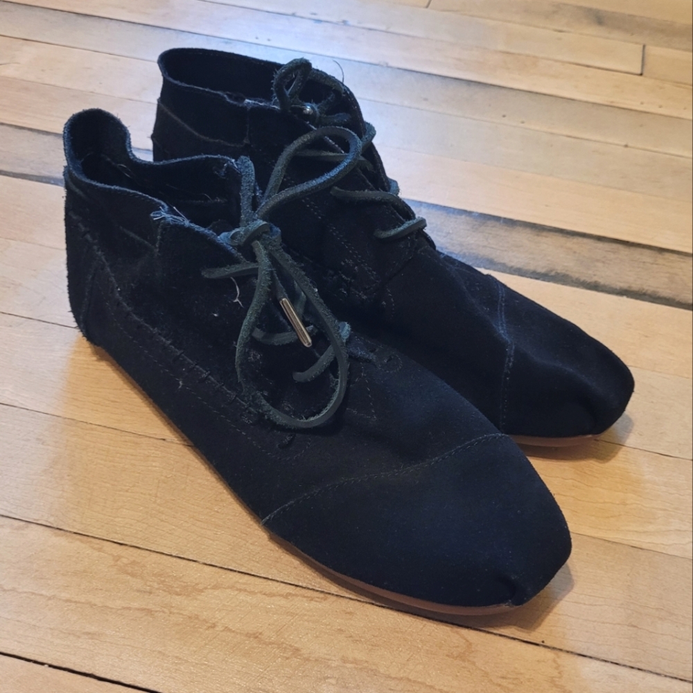 Toms Black Suede Lace-up Autumn Moccasin Ankle Boots Booties Women's Sz 10 Reg